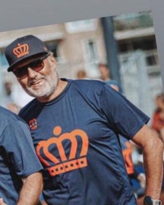Het aftellen is begonnen! Nog maar een week en dan is Softball against Cancer editie ‘23 🎉Wij hebben er onwijs veel zin in. Jij ook?Ben je erbij, dan zul je ook training gaan krijgen van top coach: Norman Ames. In zowel de Dames als Heren hoofdklasse softbal competities, als bij de Nederlands team programma’s doet Norman veel voor onze sport. Met zijn ervaring als oud speler en inmiddels jarenlang als coach kan hij jou zeker veel leren! Heel tof om jullie allemaal te zien 🥎Tot dinsdag 2 mei#totdan #softball #softballlife #softballseason #softballcoach #coach #tips #tricks #drills #beterworden #leren #samentegenkanker #kwf #dinsdag2mei #softballers #softbal #softballplayer #mensfastpitch #mensfastpitchsoftball #teaching #event #clinic #training #trainingday #havingfun #bestdays #pink #standup #goeddoel #fundraiser 🎉🤩