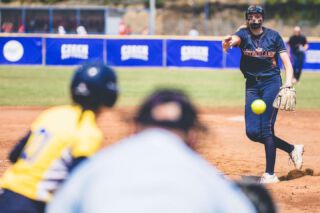 Het aftellen is begonnen! Nog maar een week en dan is Softball against Cancer editie ‘23 🎉Wij hebben er onwijs veel zin in. Jij ook?Ben je erbij, dan zul je ook training gaan krijgen van talenten. Namelijk Nienke Weis Pitcher bij zowel Nederlands team en Neptunus. Een fanatieke pitcher met erg veel potentie. Ook zij staat dinsdag 2 mei klaar. Heel tof om jullie allemaal te zien 🥎Tot dinsdag 2 mei#totdan #softball #softbal #softballers #softballife #softballthrowing #softballseason #softballgame #softballplayer #softballagainstcancer #againstcancer #standup #samentegenkanker #goeddoel #goeddoelsteunen #kwf #catcher #catcherdrills #infield #drills #tips #tricks #event #events #clinic #clinicday #bestdays #havingfun #zinin 🎉🤩