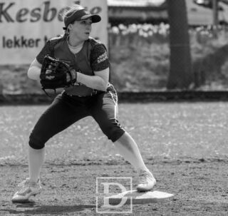 Het aftellen is begonnen! Nog maar één week en dan is Softball against Cancer editie ‘23 📣Wij hebben er onwijs veel zin in. Jij ook?Ben je erbij, dan zul je ook training gaan krijgen van: Erin Mae. Een Canadese speelster bij TTT dit jaar. Heel tof dat ook buitenlands speelsters weer willen helpen bij SAC. Zin om jullie allemaal te zien dinsdag 2 mei🥎Ben jij er klaar voor?! 🎉#totdan #softball #canada #alumi #player #softballplayer #softballcoach #catcher #infield #outfield #drills #tips #tricks #beterworden #leren #samentegenkanker #zinin #event #clinic #clinicday #train #training #trainhard #havingfun #bestdays 🎉🤩